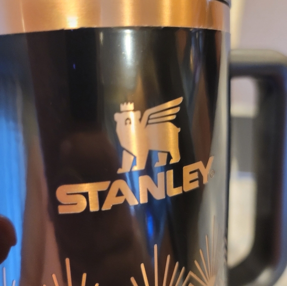 Stanley Quencher 40 oz Black Gloss Deco NIB - Picture 13 of 16